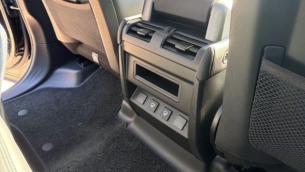 Used Land Rover Defender 2024 for sale - 76046912: Photo 18