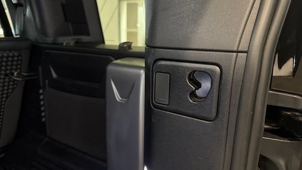Used Land Rover Defender 2024 for sale - 76046912: Photo 25