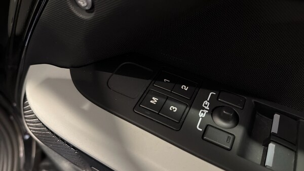 Used Land Rover Defender 2024 for sale - 76046912: Photo 29