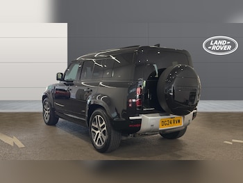 Used Land Rover Defender 2024 for sale - 76046912: Photo