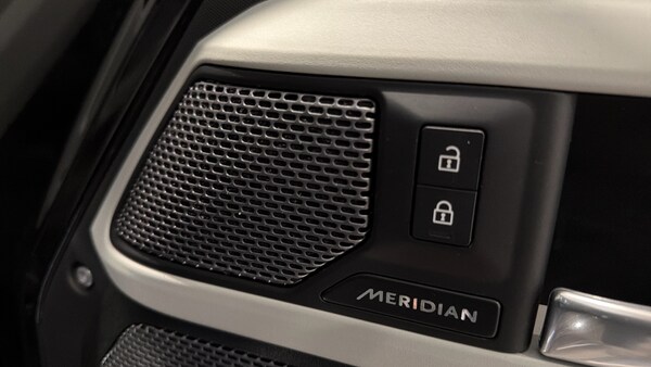 Used Land Rover Defender 2024 for sale - 76046912: Photo 30