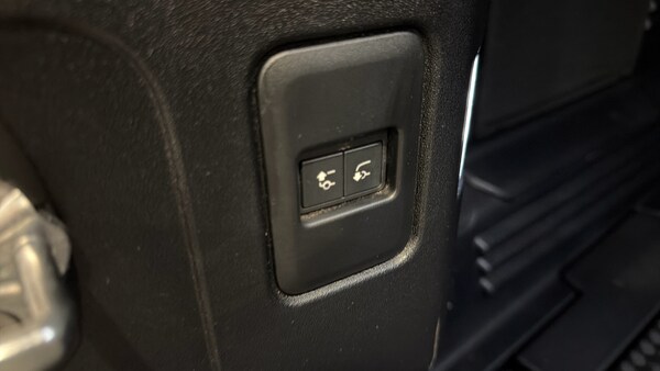 Used Land Rover Defender 2024 for sale - 76046912: Photo 36
