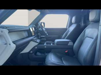 Used Land Rover Defender 2024 for sale - 75260884: Photo