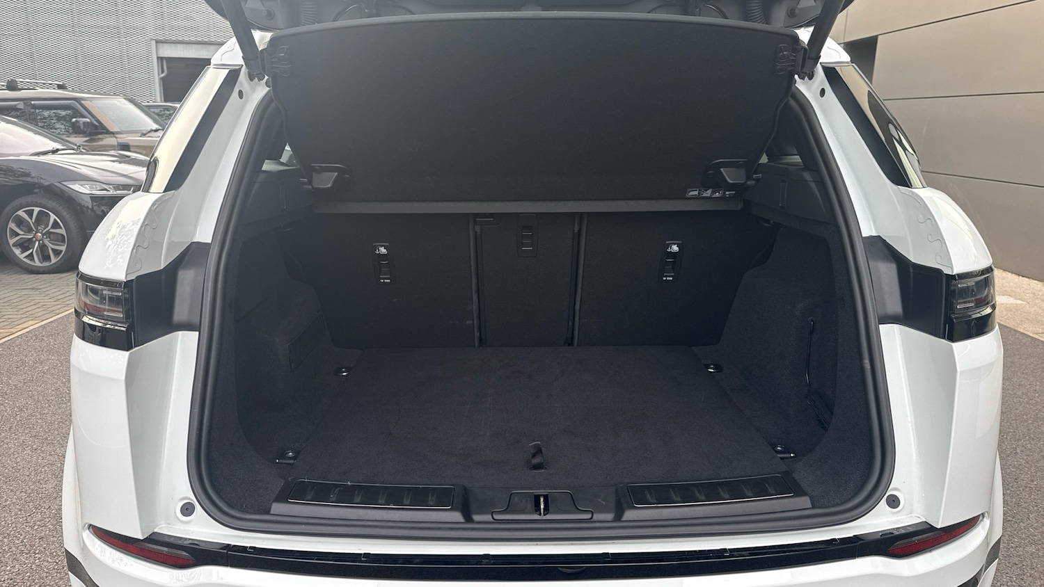 Used Land Rover Range Rover Evoque 2025 for sale - 75795499: Photo 10