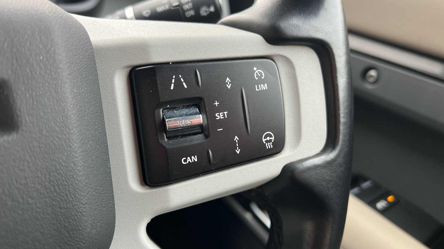 Used Land Rover Defender 2022 for sale - 76776340: Photo 29