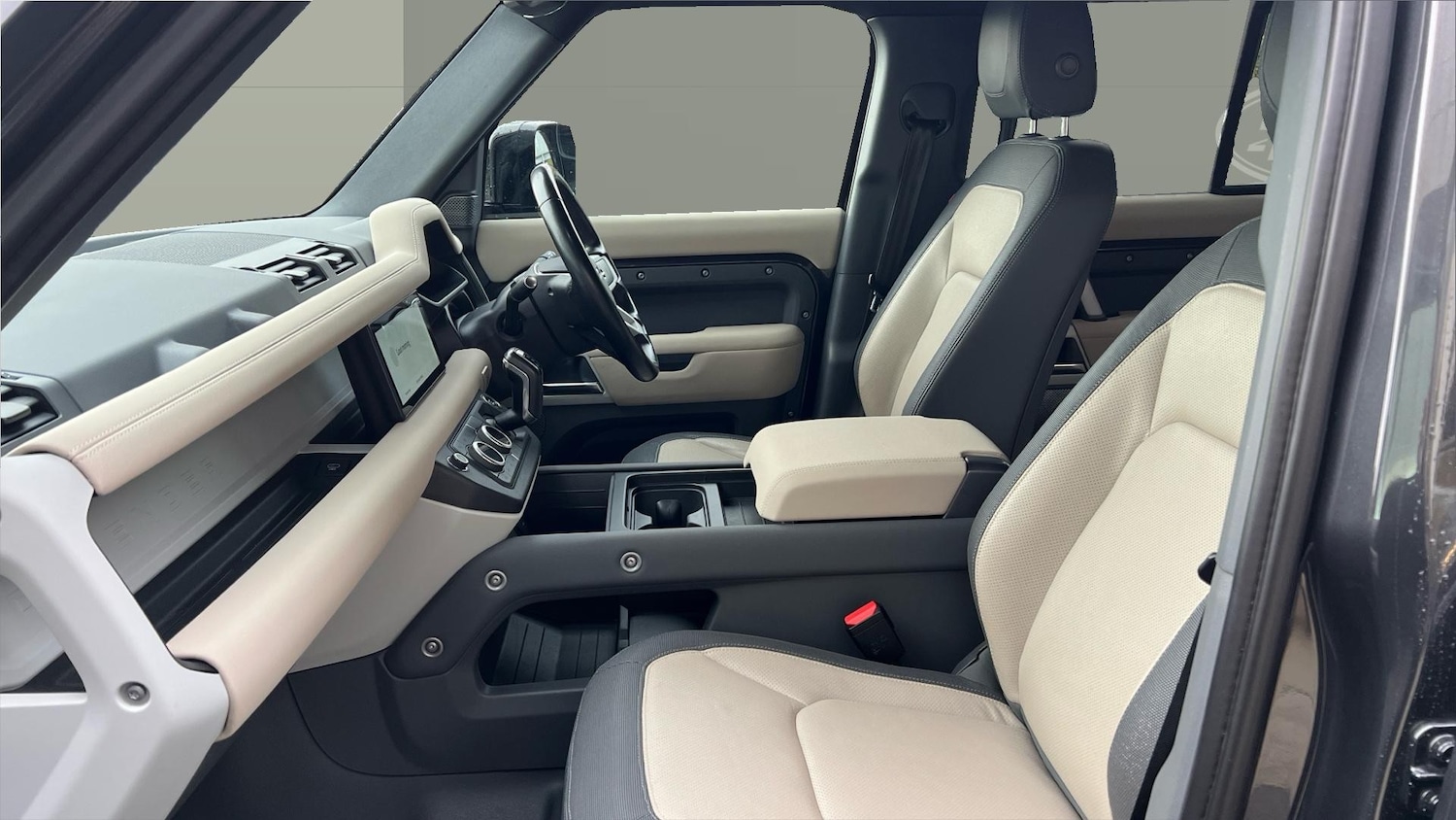 Used Land Rover Defender 2022 for sale - 76776340: Photo 3