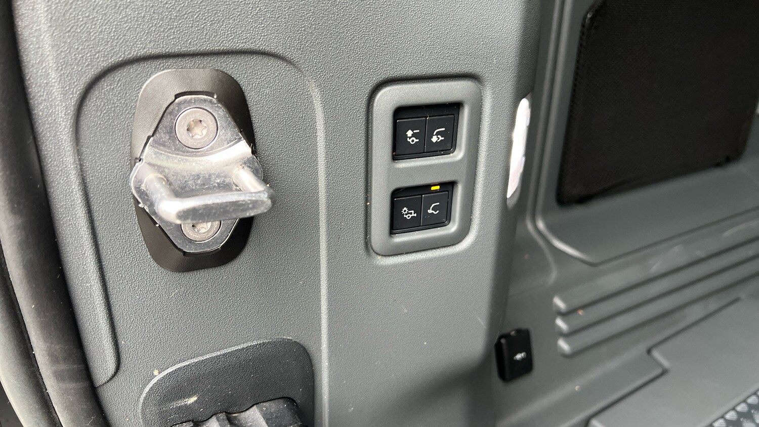 Used Land Rover Defender 2022 for sale - 76776340: Photo 40