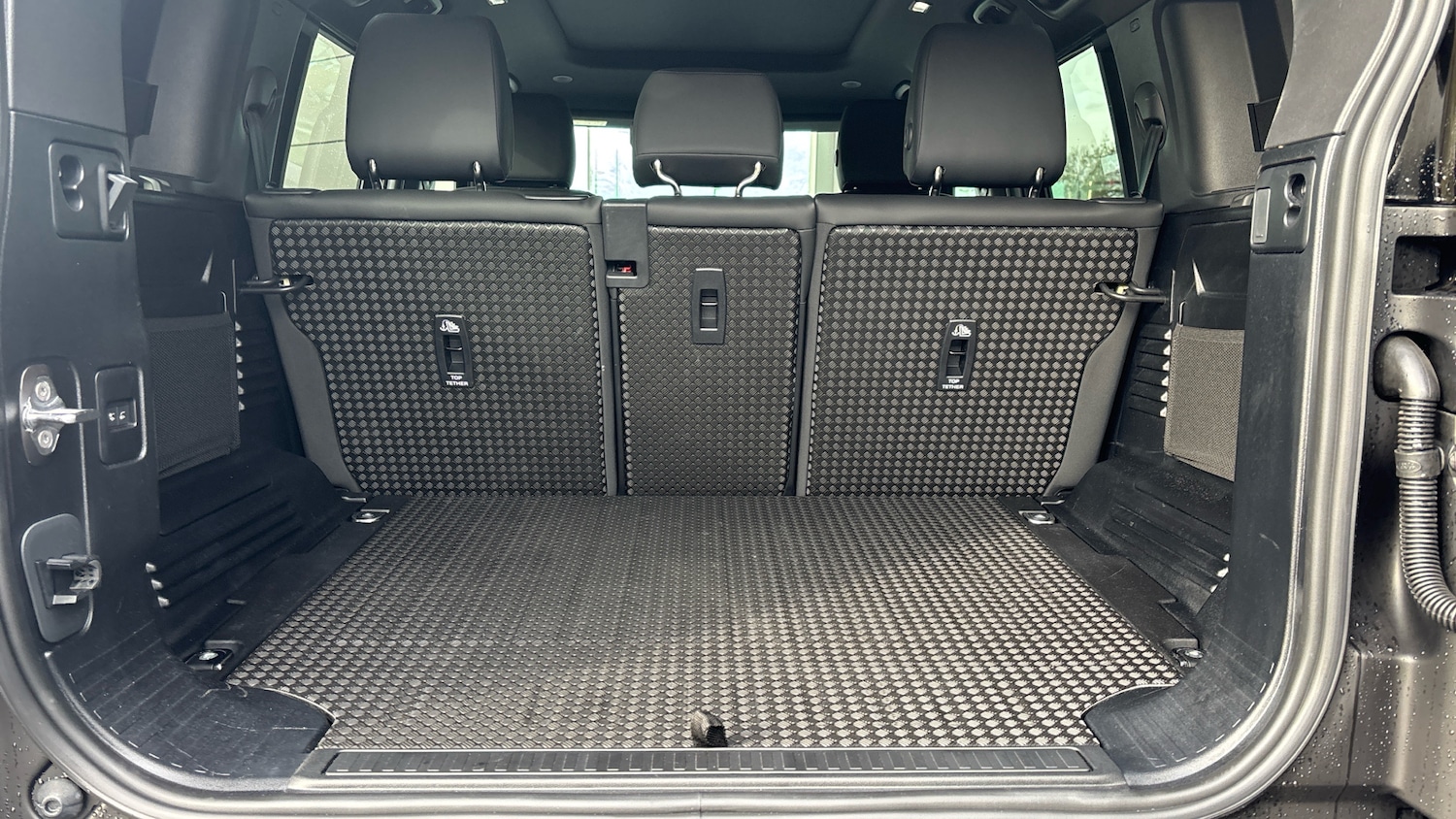 Used Land Rover Defender 2025 for sale - 77603579: Photo 10