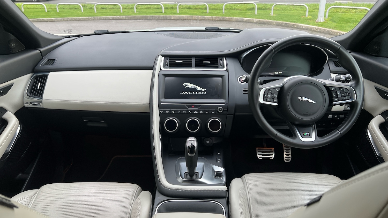 Used Jaguar E-Pace 2019 for sale - 77591257: Photo 9