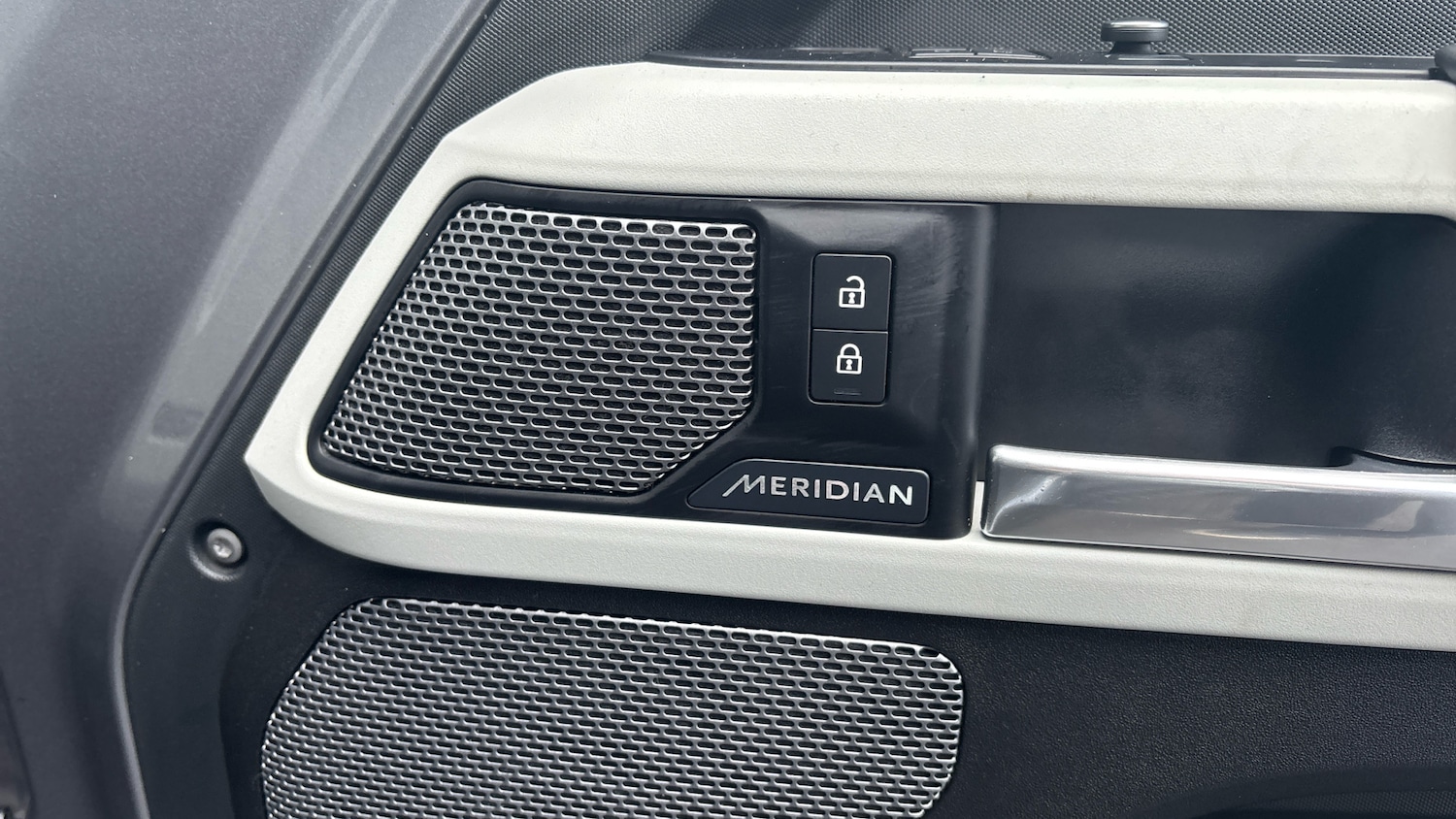 Used Land Rover Defender 2020 for sale - 77965649: Photo 30