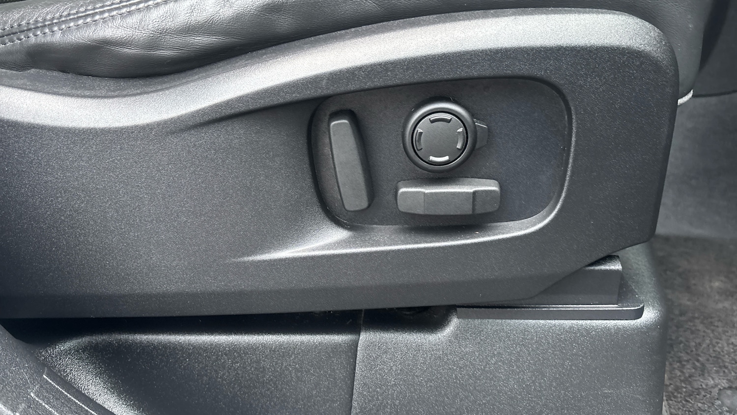 Used Land Rover Defender 2020 for sale - 77965649: Photo 33