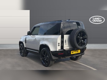 Used Land Rover Defender 2026 for sale - 79208279: Photo
