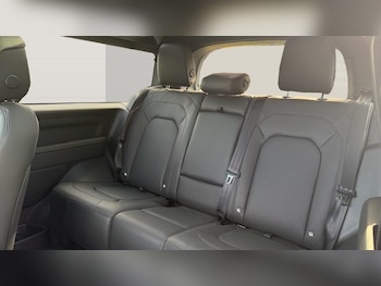 Used Land Rover Defender 2026 for sale - 79208279: Photo