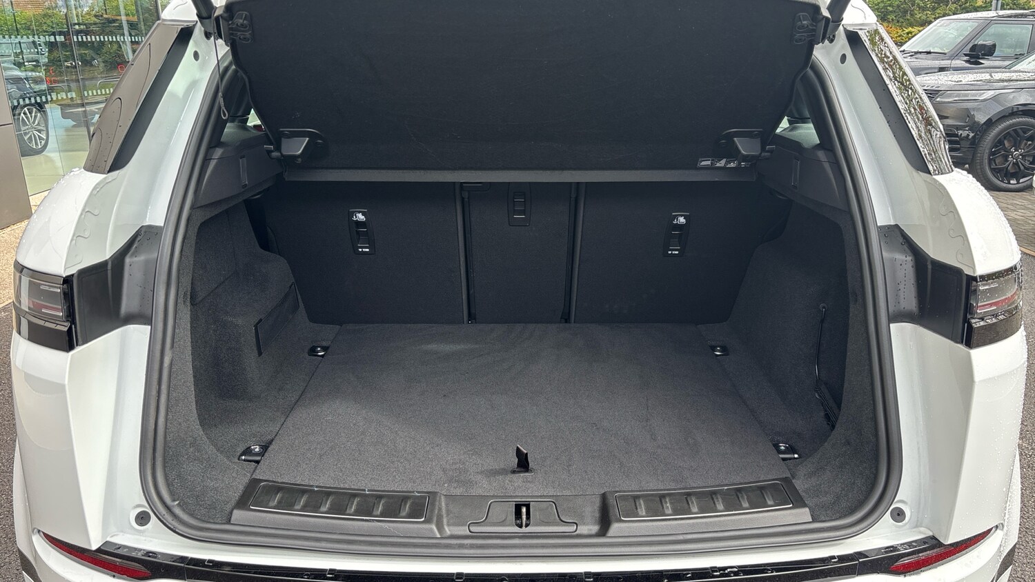 Used Land Rover Range Rover Evoque 2025 for sale - 76578056: Photo 10