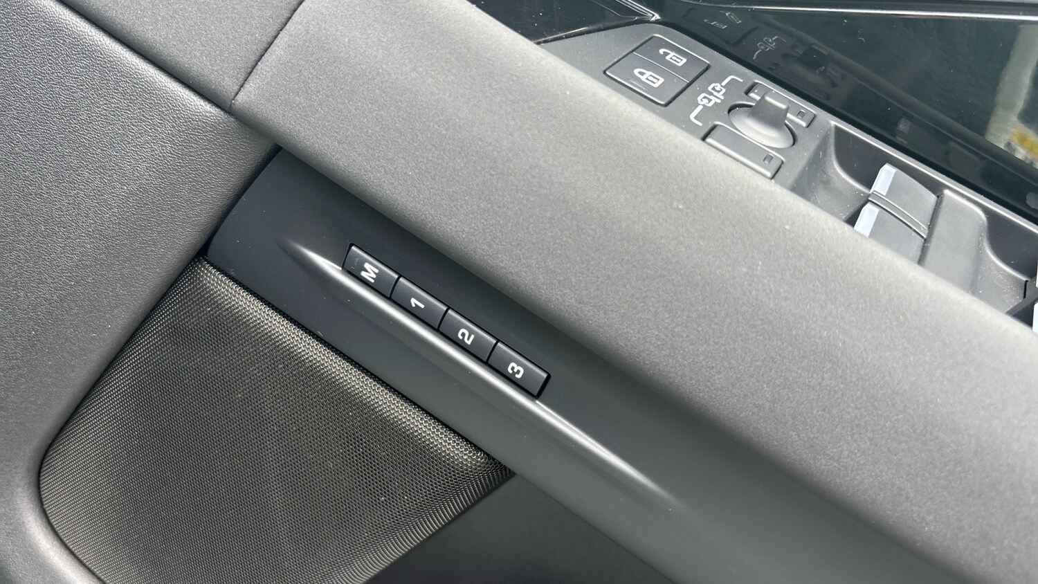 Used Land Rover Range Rover Evoque 2025 for sale - 76578056: Photo 24