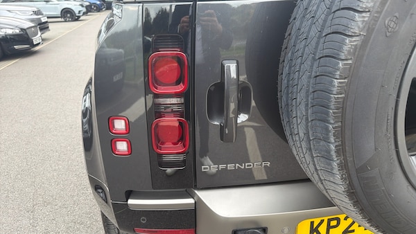 Used Land Rover Defender 2024 for sale - 76315276: Photo 19