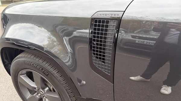 Used Land Rover Defender 2024 for sale - 76315276: Photo 20