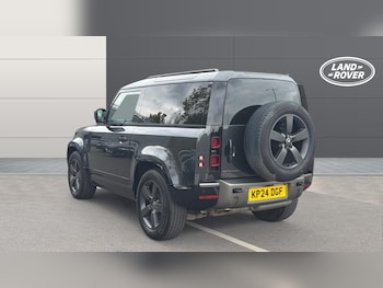 Used Land Rover Defender 2024 for sale - 76315276: Photo 2