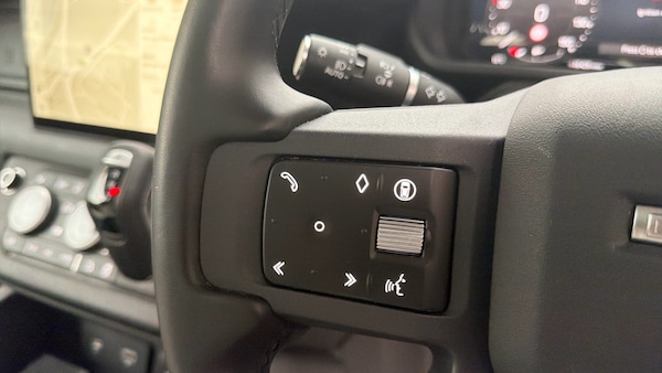 Used Land Rover Defender 2024 for sale - 76315276: Photo 30