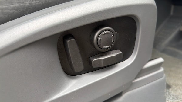 Used Land Rover Defender 2024 for sale - 76315276: Photo 32