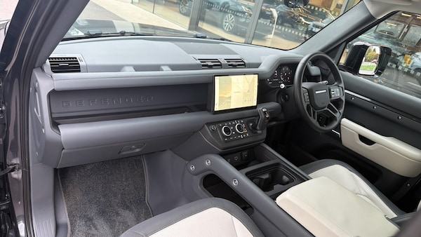 Used Land Rover Defender 2024 for sale - 76315276: Photo 9