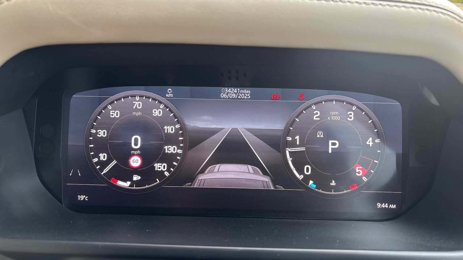 Used Land Rover Defender 2021 for sale - 76960642: Photo 16