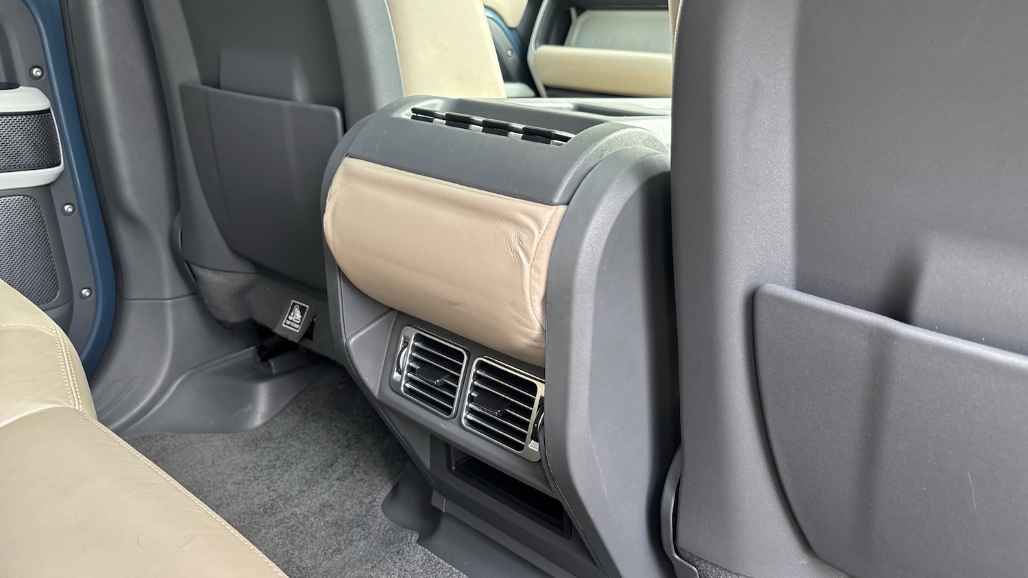 Used Land Rover Defender 2021 for sale - 76960642: Photo 18