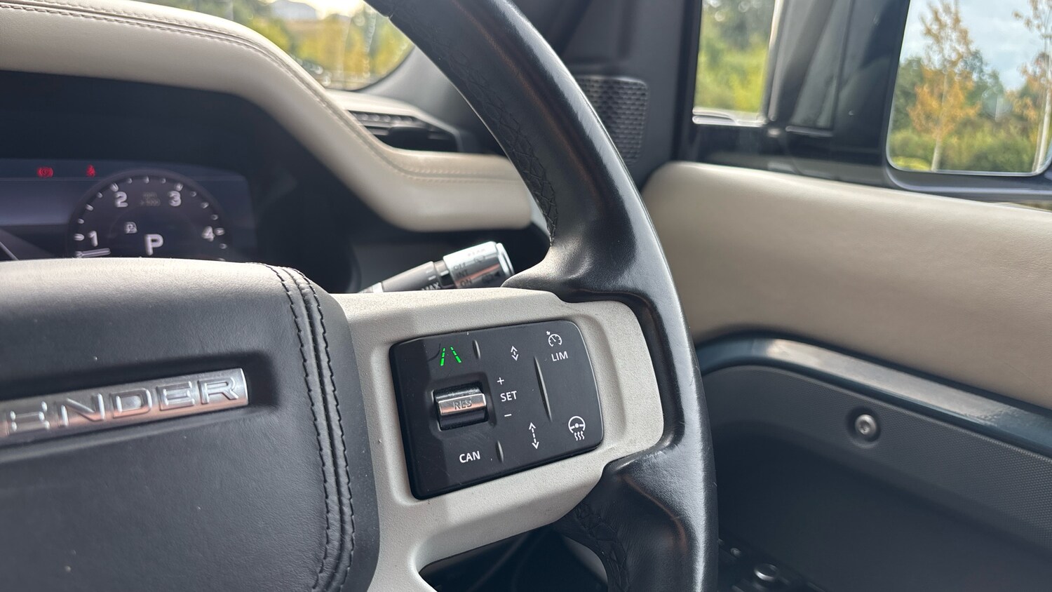 Used Land Rover Defender 2021 for sale - 76960642: Photo 30