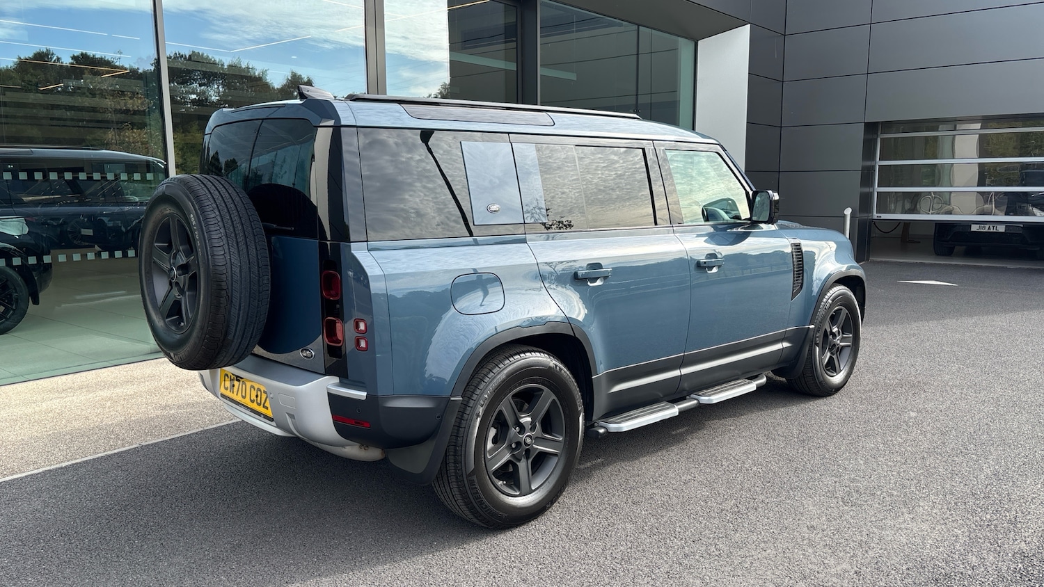 Used Land Rover Defender 2021 for sale - 76960642: Photo 41