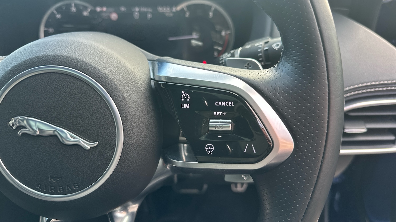 Used Jaguar XE 2022 for sale - 77595183: Photo 22