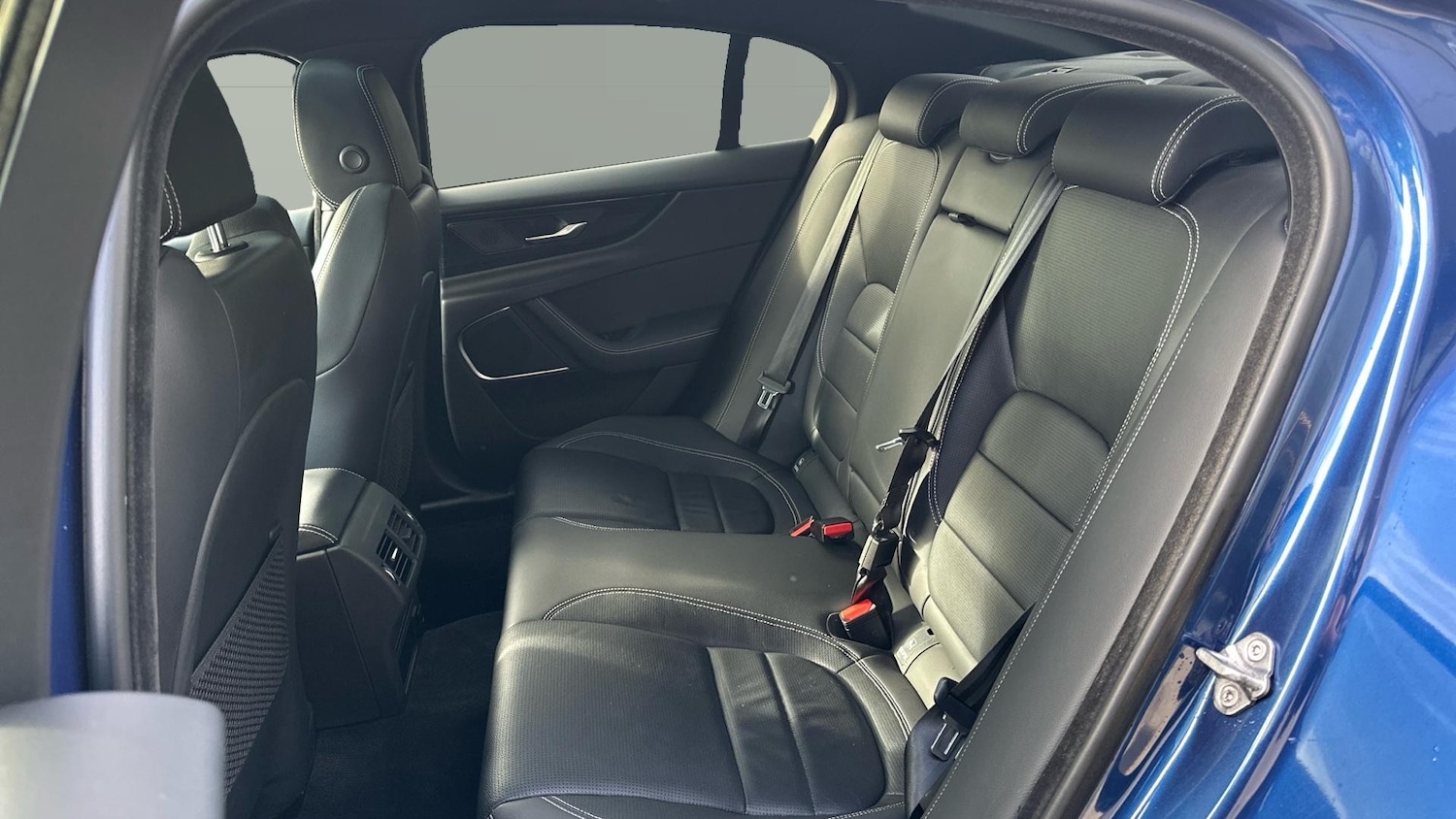 Used Jaguar XE 2022 for sale - 77595183: Photo 4