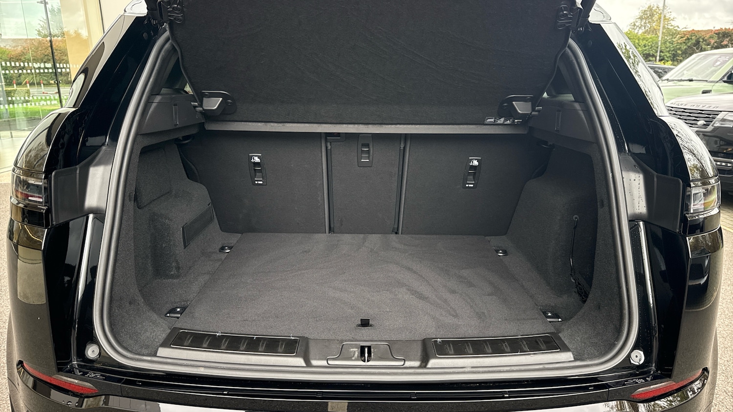 Used Land Rover Range Rover Evoque 2025 for sale - 76366230: Photo 10
