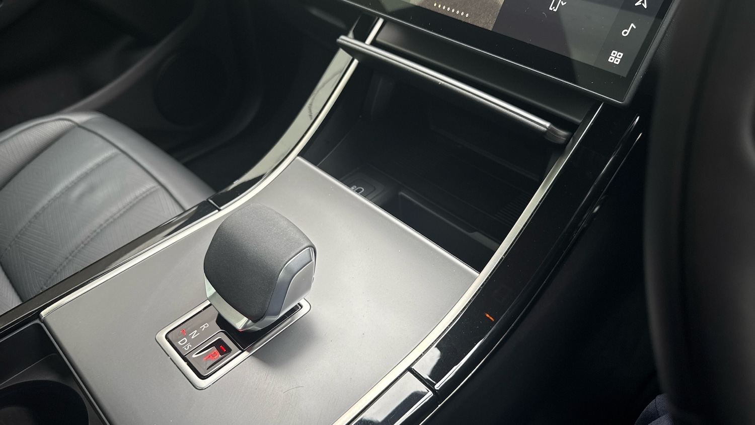 Used Land Rover Range Rover Evoque 2025 for sale - 76366230: Photo 13