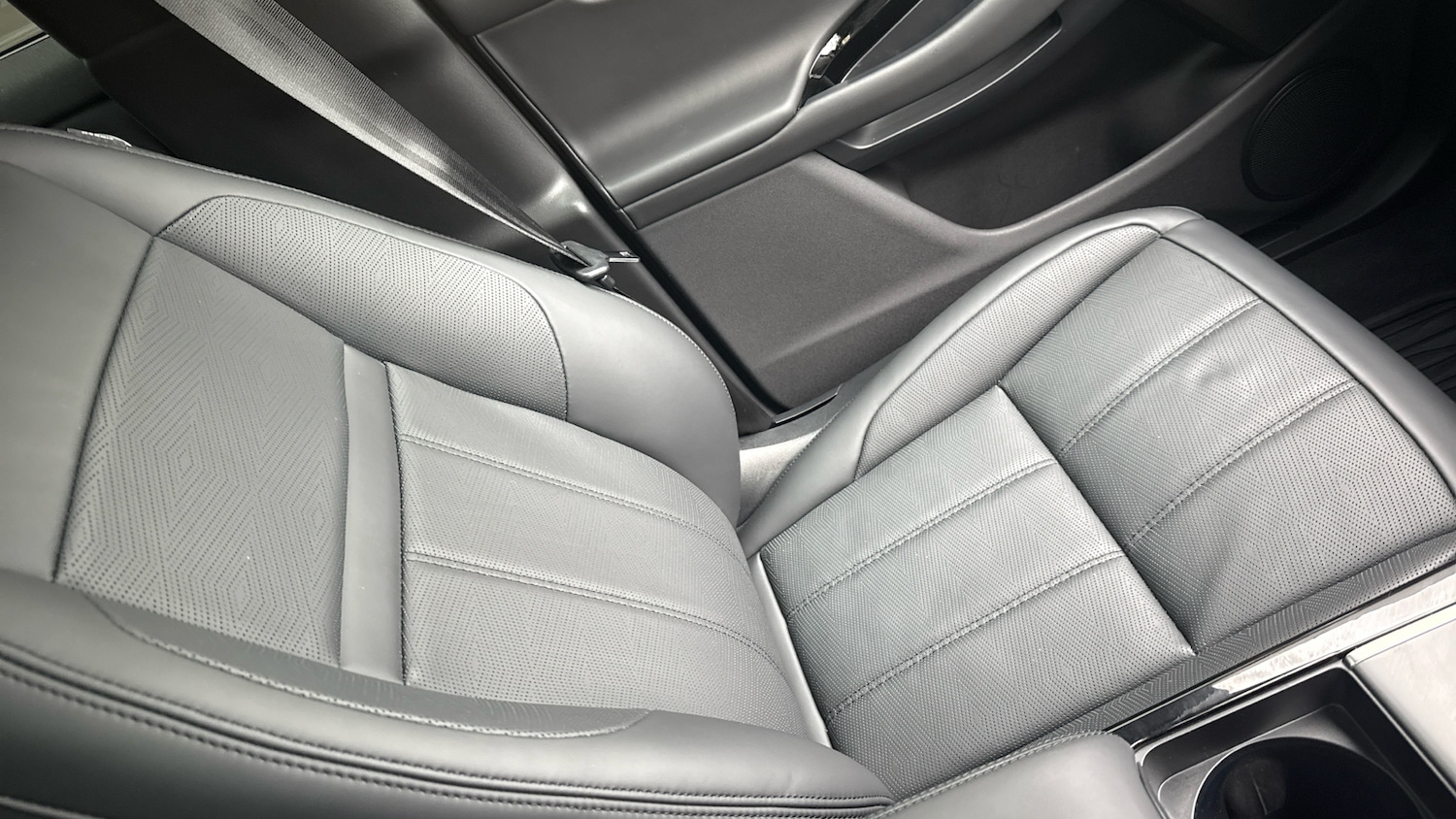 Used Land Rover Range Rover Evoque 2025 for sale - 76366230: Photo 32