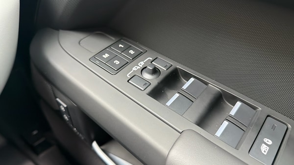 Used Land Rover Defender 2025 for sale - 76219008: Photo 28
