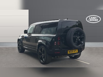 Used Land Rover Defender 2025 for sale - 76219008: Photo