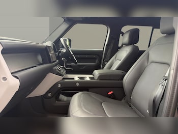 Used Land Rover Defender 2025 for sale - 76219008: Photo