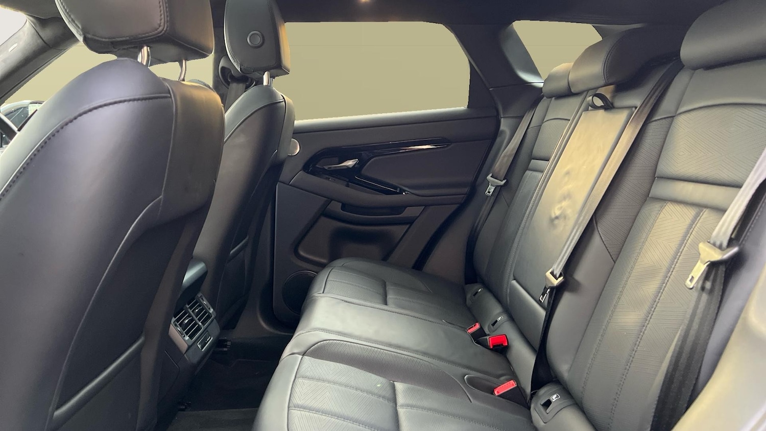 Used Land Rover Range Rover Evoque 2025 for sale - 77300957: Photo 4