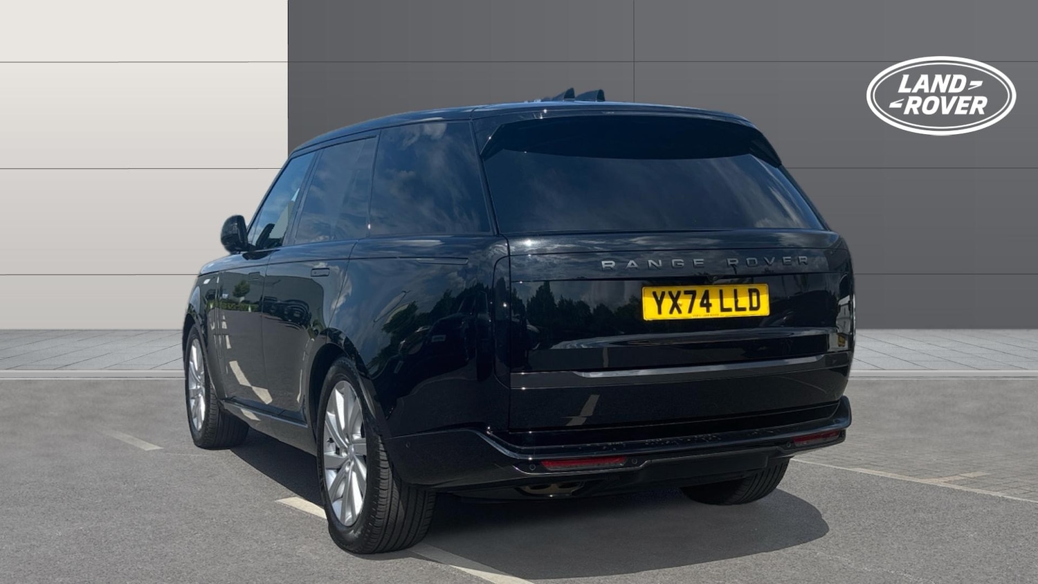 Used Land Rover Range Rover 2024 for sale - 76391610: Photo 2