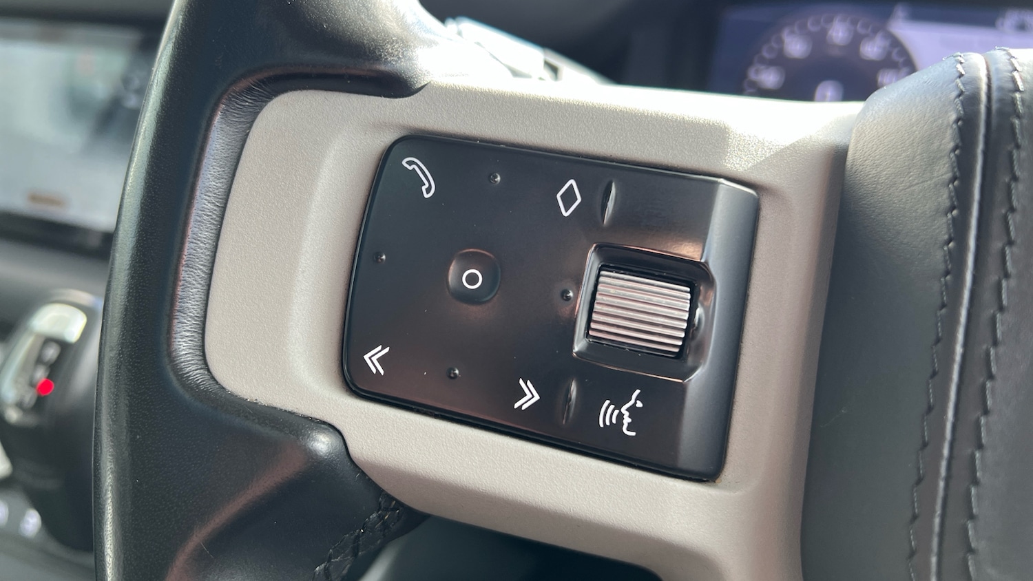 Used Land Rover Defender 2020 for sale - 78199370: Photo 41