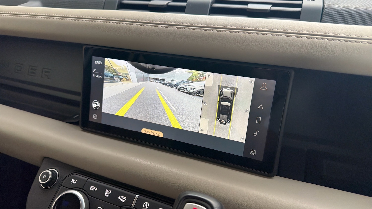 Used Land Rover Defender 2021 for sale - 76690092: Photo 12