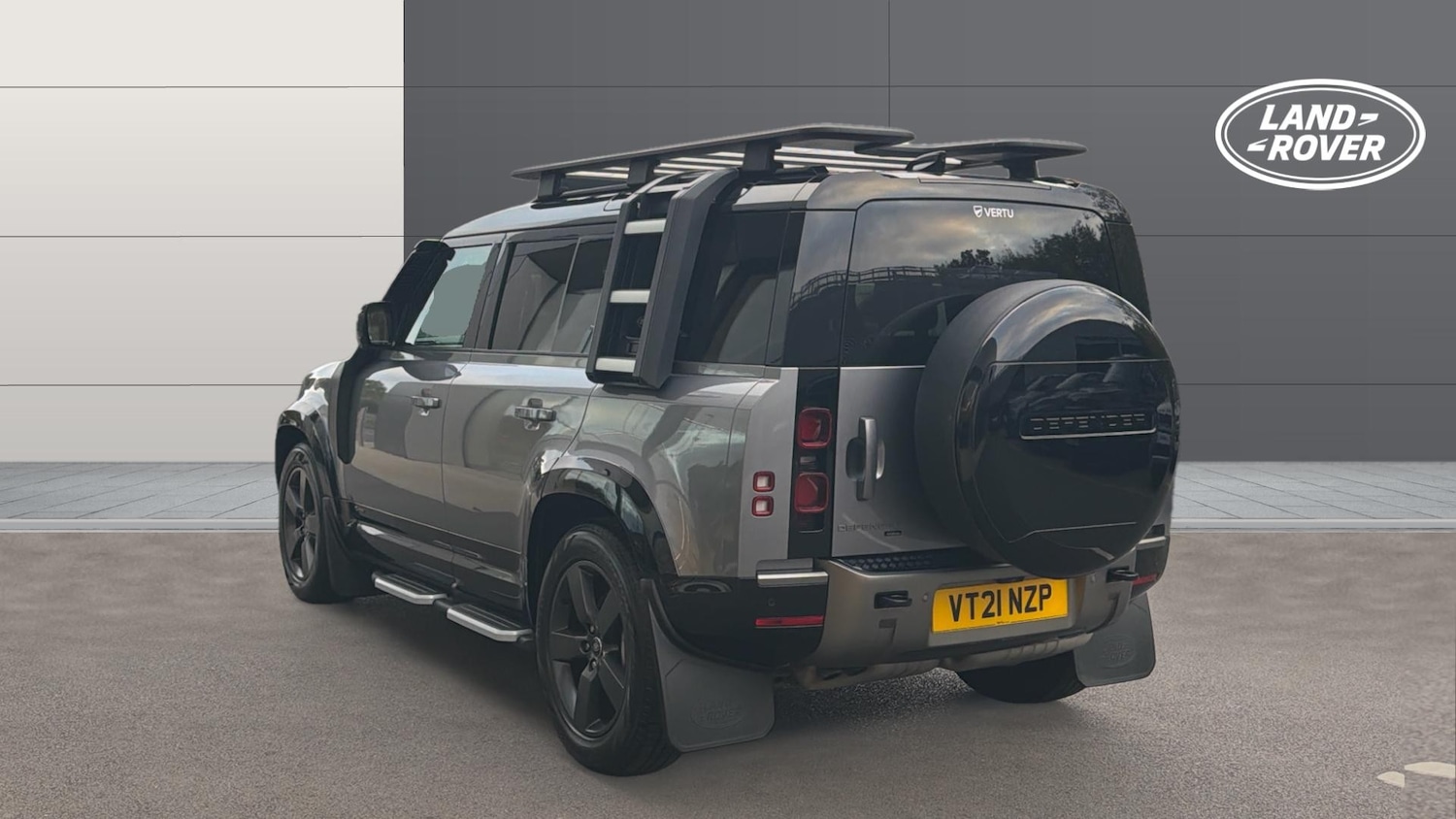 Used Land Rover Defender 2021 for sale - 76690092: Photo 2