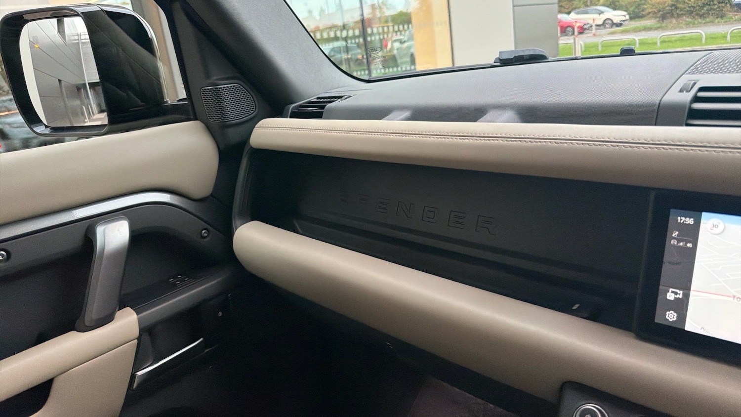 Used Land Rover Defender 2021 for sale - 76690092: Photo 23