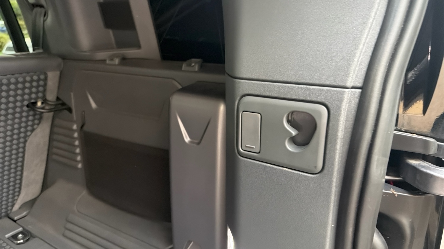 Used Land Rover Defender 2021 for sale - 76690092: Photo 25