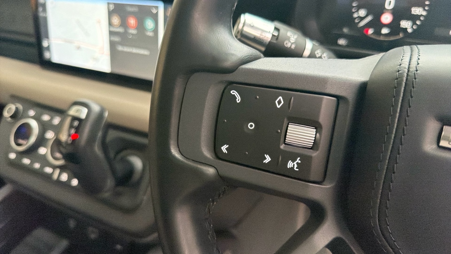 Used Land Rover Defender 2021 for sale - 76690092: Photo 27