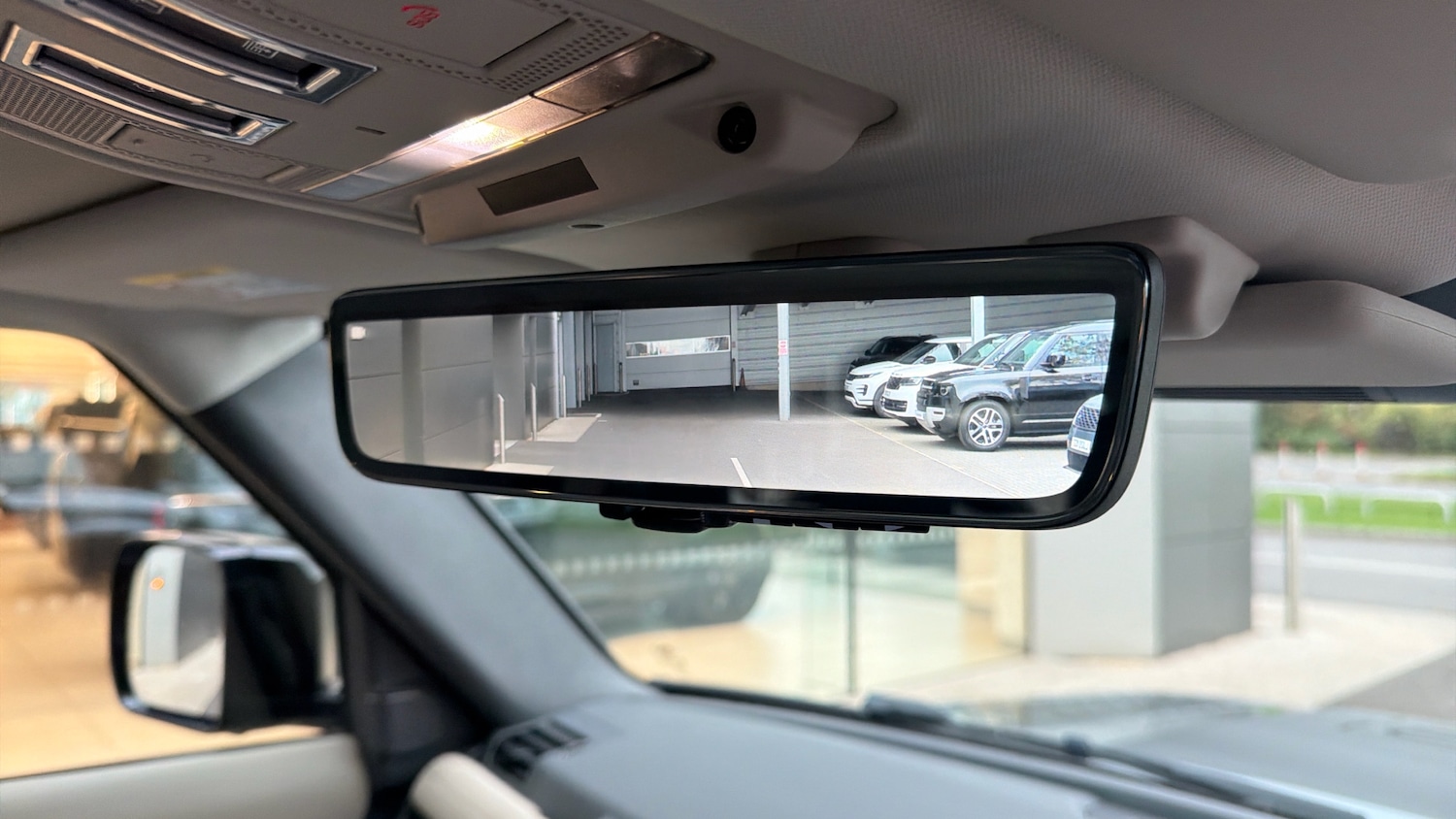 Used Land Rover Defender 2021 for sale - 76690092: Photo 28