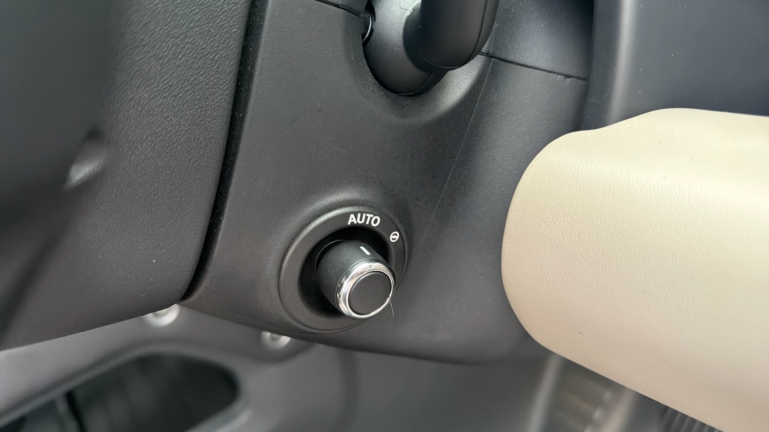 Used Land Rover Defender 2021 for sale - 76690092: Photo 30