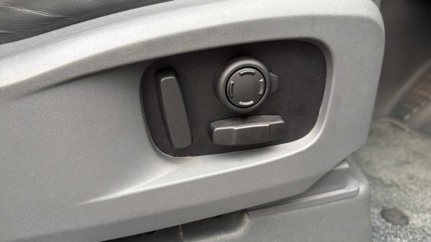 Used Land Rover Defender 2021 for sale - 76690092: Photo 33