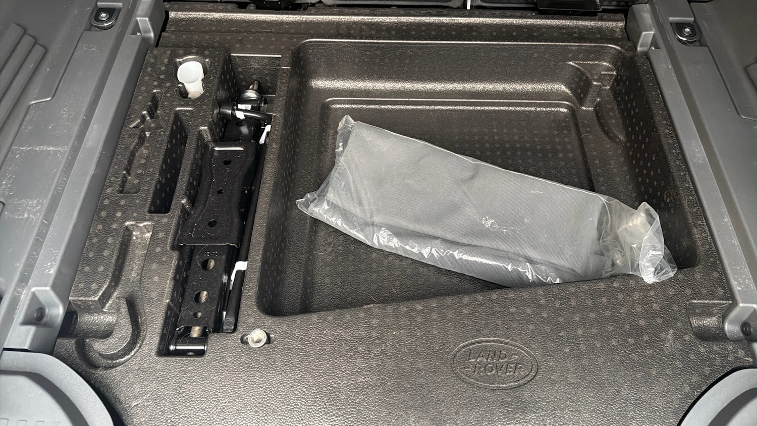 Used Land Rover Defender 2021 for sale - 76690092: Photo 47