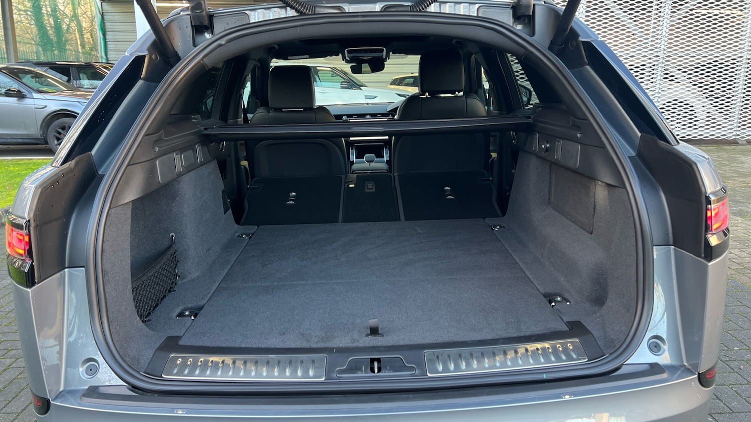 Used Land Rover Range Rover Velar 2025 for sale - 76979653: Photo 10